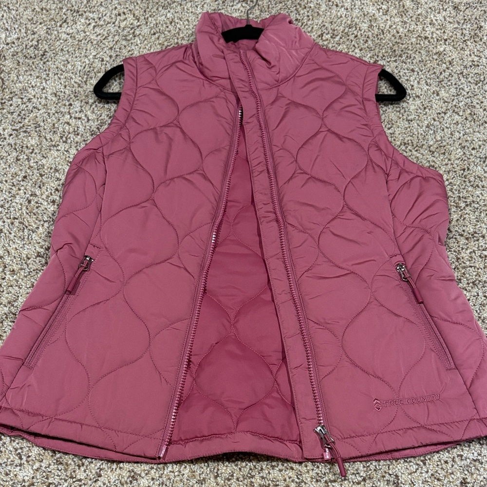 Free Country Women's Rose Quilted Vest